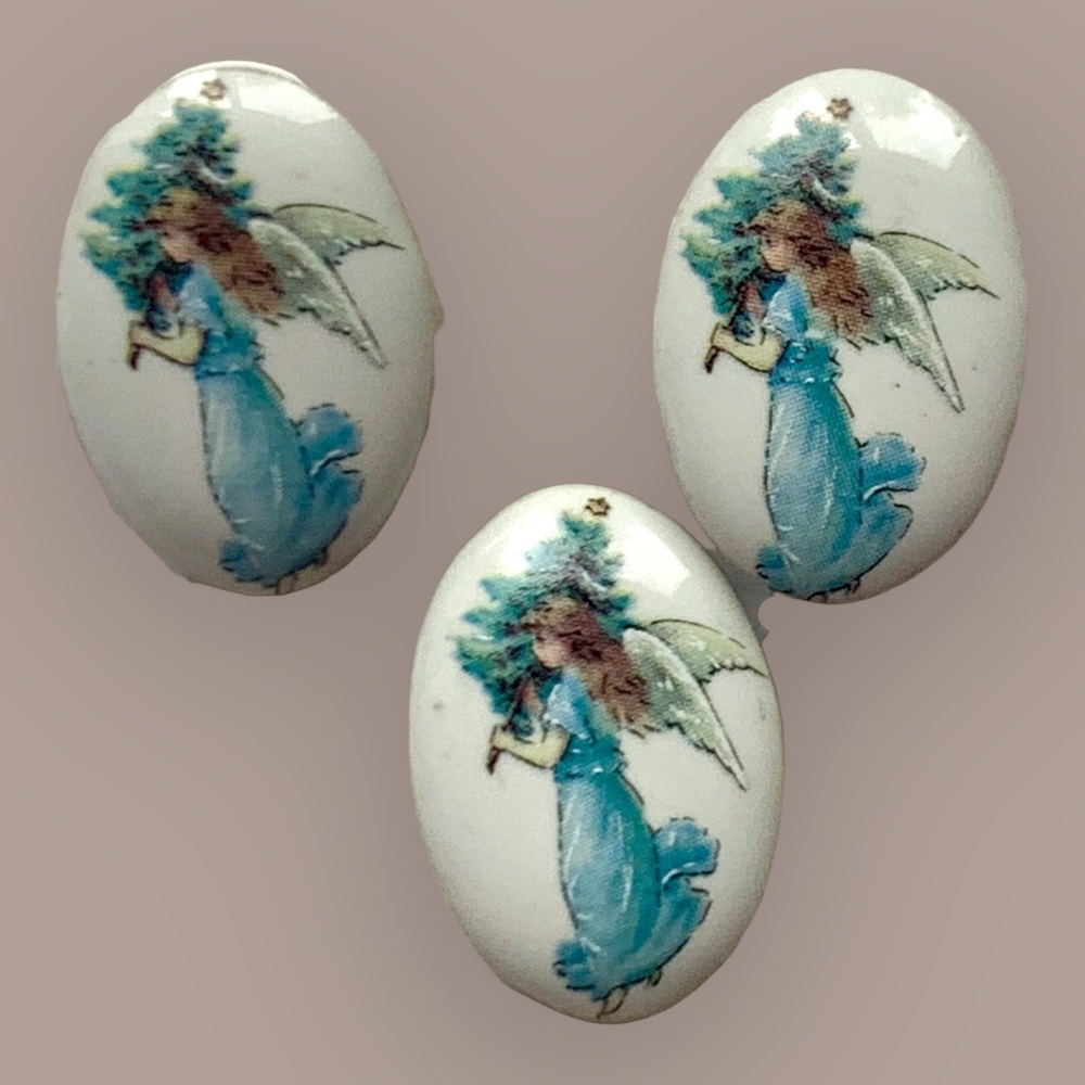 4 Christmas Angel Button Covers & 2 Clip On Earrings - Picture 2 of 3